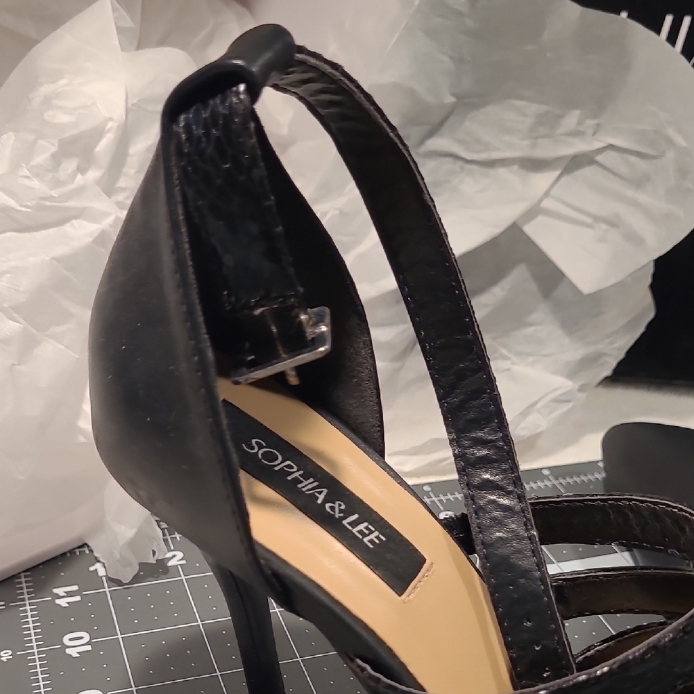 Size 8 Sophia & Lee Black Strappy Stiletto Heels - Picture 8 of 16